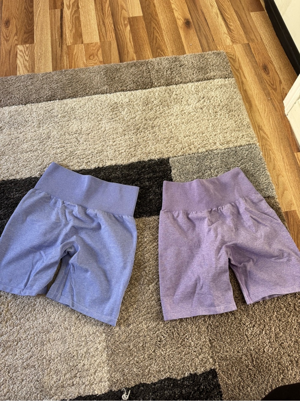 NVGTN scrunch shorts